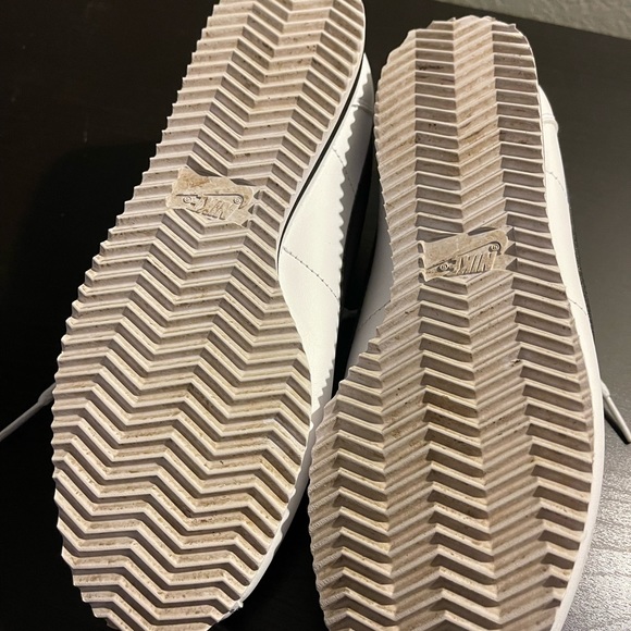 nike cortez. Size Us 7 Uk 4.5 Eu 38 - Picture 3 of 7